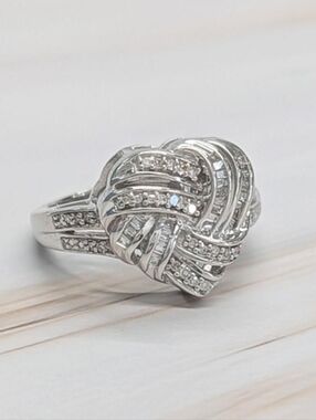 Kay Jewelers Sterling Silver & Genuine Diamond Love Knot Heart Ring